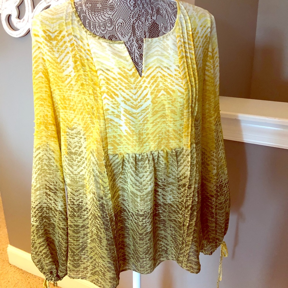 Long sleeve ombré top perfect for fall 🍁